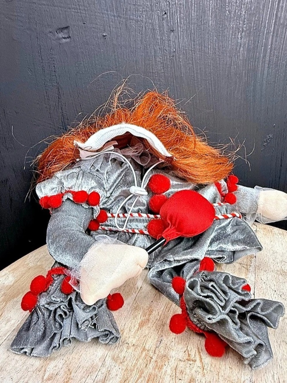 Rubie's Walking Pennywise (IT) Pet Costume Gray & Red New very small